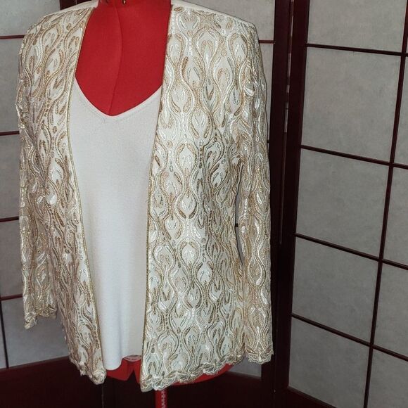 Dani-An USA Lacy Cream Gold Embroidered Stitch Designed Open-faced Jacket - Picture 2 of 9